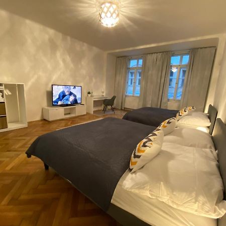 Spacious Apartment On Wenceslas Square Prag Exterior foto